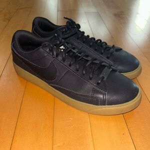 Nike Women's Blazer Low LXX sneakers oil grey gum sole